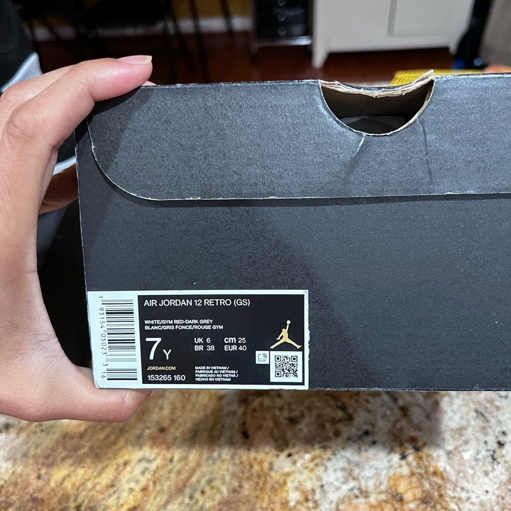 AJ retro 12 GS- sz 7 youth Like NEW w/ box !! - Picture 2 of 13